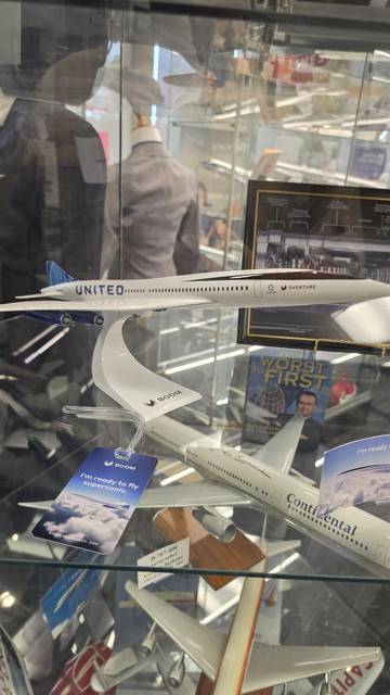 United and Continental airliner models in the same case