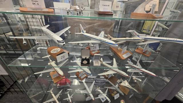 DC-4 and other piston-era airliner models